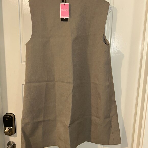 Dress - Picture 2 of 2